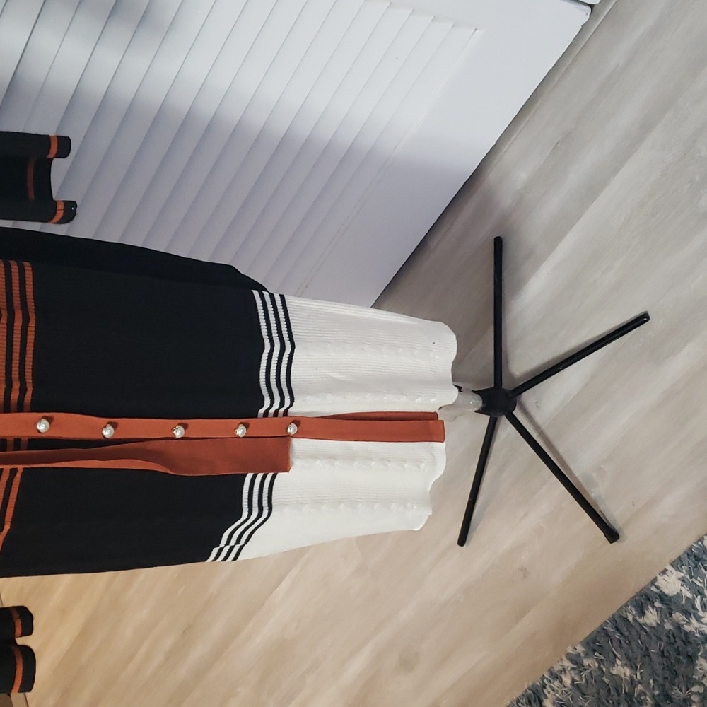 Dress - Picture 2 of 7